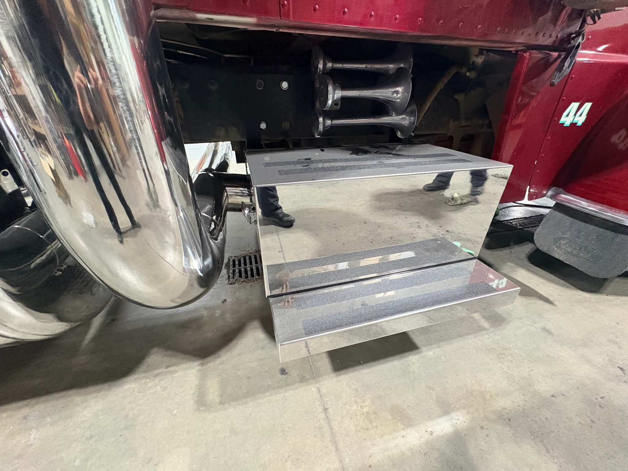 Peterbilt 389 Step Box Conversion Bracket - Image 4